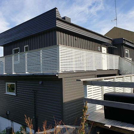 Lyngen Apartments Lyngseidet エクステリア 写真