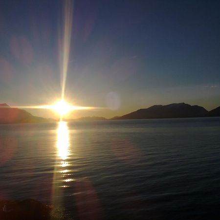 Lyngen Apartments Lyngseidet エクステリア 写真