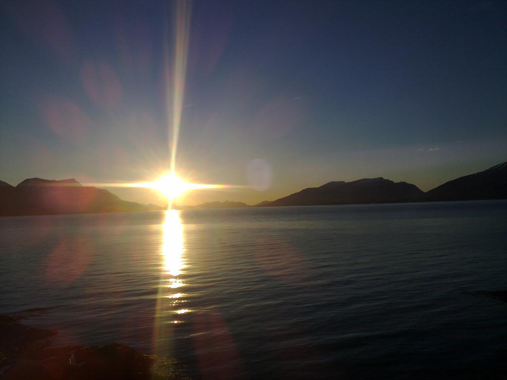 Lyngen Apartments Lyngseidet エクステリア 写真